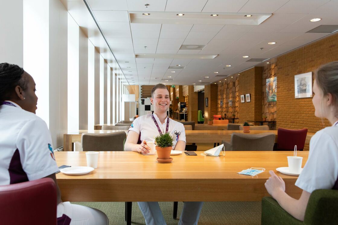 Duale leerroute: opleiding tot een uitstekend verpleegkundige | Werken