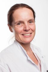 A.M.J.A.E. (Anne) de Raad